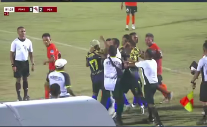 Kericuhan Warnai Laga ETMC 2025: PSN Ngada vs Persekota Kupang di Ende