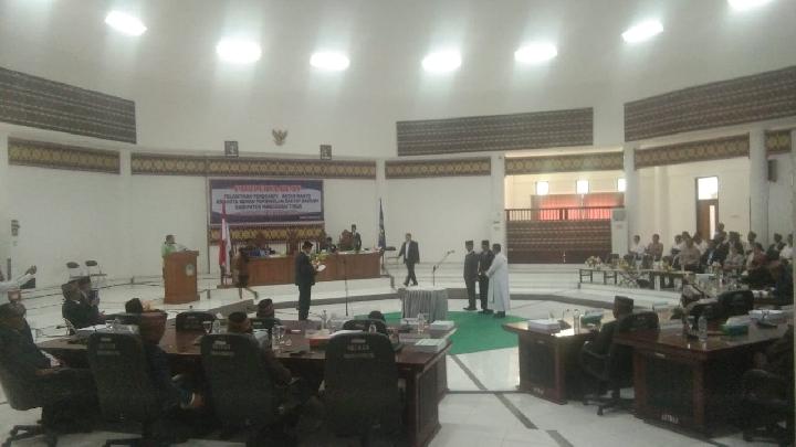 Dua Anggota DPRD PAW Kabupaten Matim Dilantik